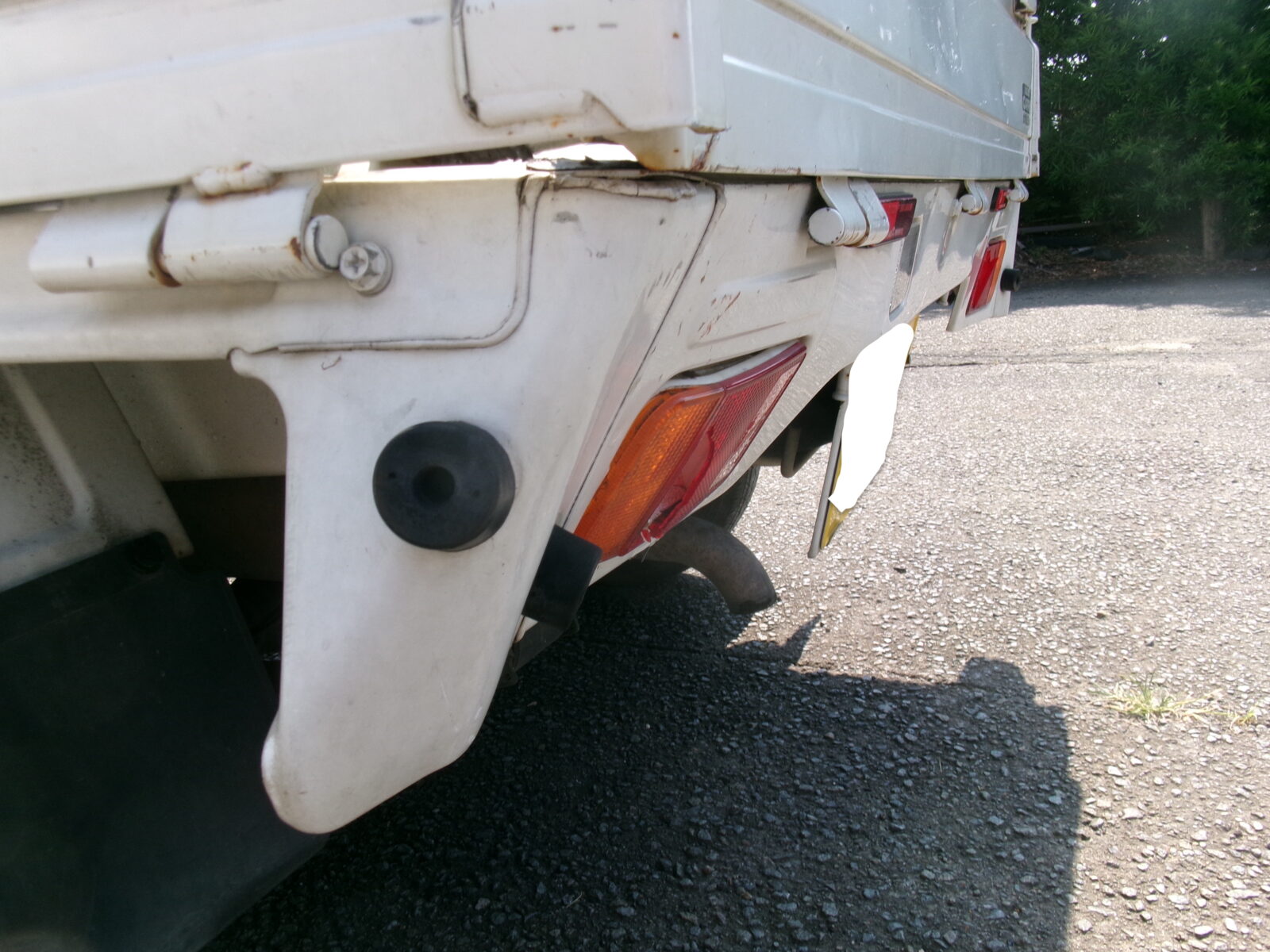 荷台部分の凹みや擦り傷(ビフォー)